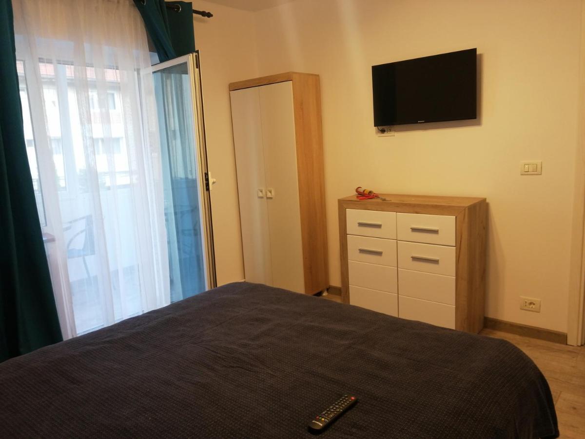 Rosenau Apartment Rîşnov Esterno foto