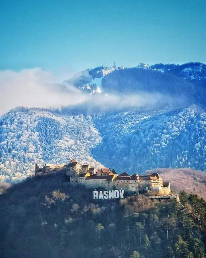 Rosenau Apartment Rîşnov Esterno foto